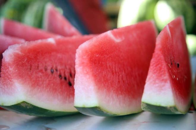 ki meyve de buzdolabnda muhafaza edilmeli ancak elmann rettii etilen karpuzu bozacandan birbirinden uzak tutulmal.