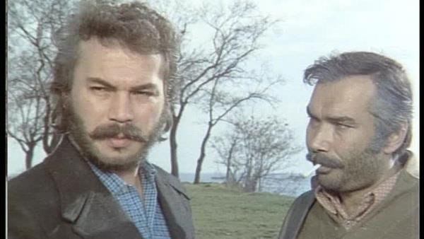 "Ben Doarken lmm filminde Orhan Gencebay'la beraber rol aldk." diyen Kral "Orhan Abi, ok naif ve gzel bir insandr. Film sonrasnda da birka kere grme ansmz oldu. Kendi ocuklarna ok benzetirlerdi beni. Bir yerde karlanca yine o ekilde bakarlar." dedi.