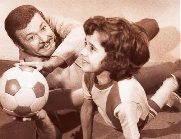 Ksa kariyeriyle ilgili Kral "Ben Trk sinemasnn en ansl ocuklarndan biriyim. Fatma Girik, Kartal Tibet, Filiz Akn, Tark Akan, Ediz Hun, Cneyt Arkn, Kemal Sunal hepsiyle oynadm. altm ynetmenler de ok nemliydi Ltfi Akad, Ertem Eilmez, Memduh n..." ifadelerini kulland.