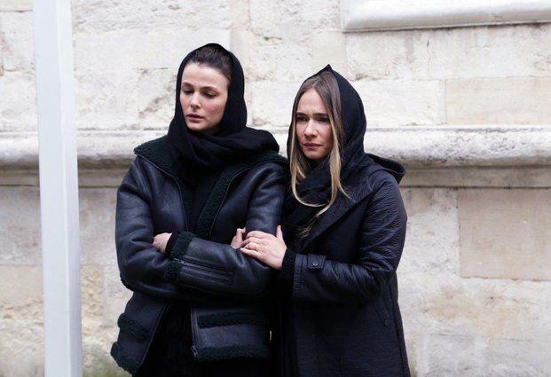 Cuma akamlar ekrana gelen dizi 2 blm sonra erken final yapacak. Her blm ile sosyal medyann da konusu olan dizinin final yapmas hakknda yaplan dikkat eken yorumlar biri de Aknc'nn fantastik diziden uzaklaarak dram dizisi haline dnmesi oldu.