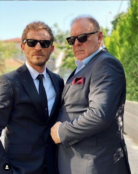 Getiimiz hafta usta oyuncunun nianls Nihan nsal ise yapt paylamda "Kendisinin durumunda bir deiiklik yok, stabil. Yeniden yaplan koronavirs testleri negatif kt. Tedavisi youn bakmda devam ediyor" ifadelerini kullanmt.