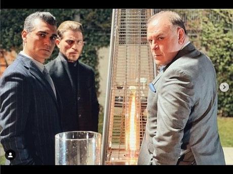 Burak Sergen iin sosyal medyadan yaplan ilk aklamada u ifadeler yer almt:    "Burak Bey'in iki kovid testi de negatif kmtr. Kendisi akcierlerinde enfeksiyon olduundan ve solunum glnden dolay youn bakmda gzetim altndadr. Ltfen hassasiyet gsterip yanl haberler paylamaynz. Dualarnz eksik etmeyin. Sevgiler."