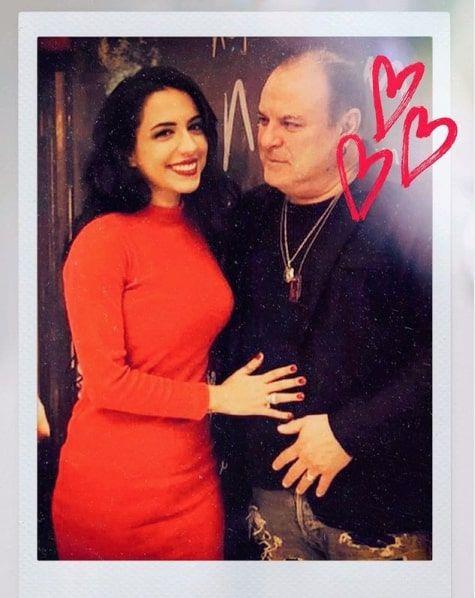 Burak Sergen'in hastalanmasyla beraber zntye boulan nianls ise zor gnleri takipileriyle paylat. nsal, artk eski hayatlarn geri istediini belirten bir paylam yapt.