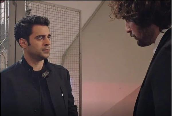 Esat ise Han'n szlerinden sonra "Bir daha sorun karmayacam" diyerek gitti. Glben, Han'a duyduu fkeyi oyuncak bebeklerden kard. Tm bebeklerini toplayp apartman boluundan aa att.