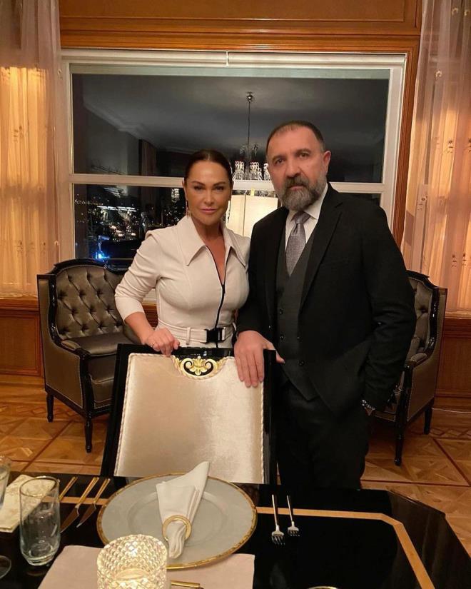 Hlya Avar, Mehmet Aslantu, Deniz akr, Erturul Postolu gibi isimlerin yer ald Masumiyet dizisinin setinde yaananlar herkesi akna evirmiti. Setin durmasna yol aan olayn maduru Erturul Postolu konutu.