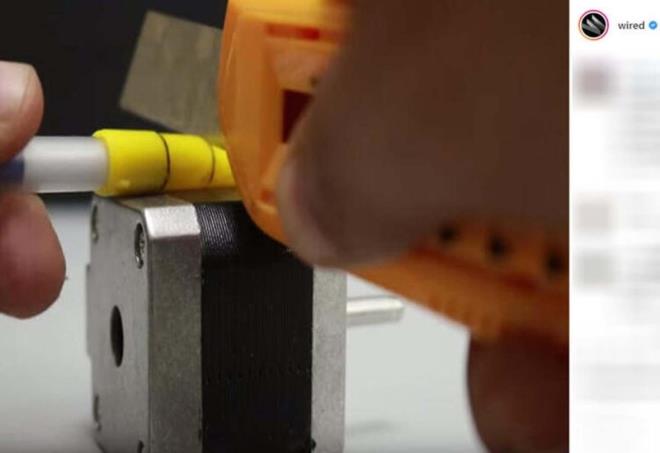 Daha sonrasnda falatayla geri kalan ksm da kesip atyoruz.