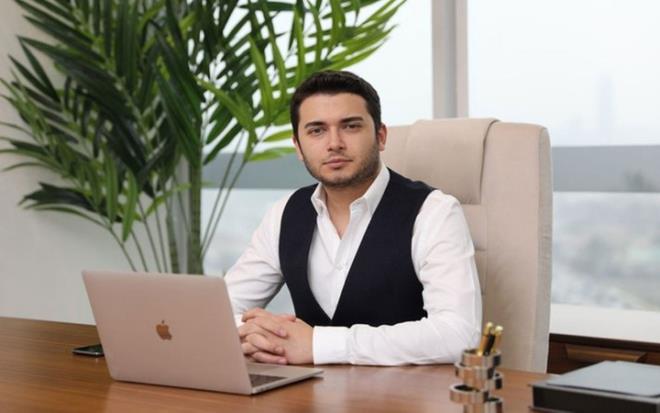 Kripto para borsas Thodex'in kurucusu ve yneticisi Faruk Fatih zer'in yakalanmasna ynelik almalar, devam ederken son grntleri ortaya kt. zer?in Trkiye?den katktan sonra gittii Arnavutluk?taki ilk grntsne TRT Haber ulat.