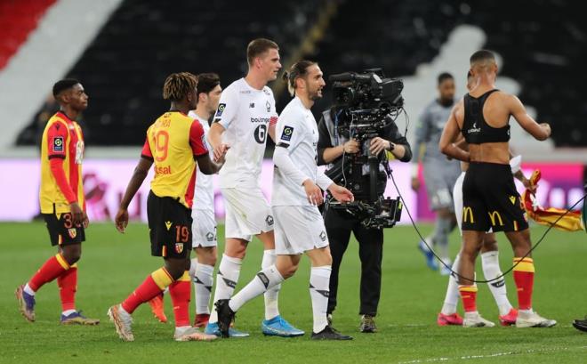 Sezonun ilk yarsnda Lille'in sahasnda oynanan mata Lille, rakibini 4-0 yenmi; ev sahibinin ilk goln Burak Ylmaz kaydetmiti. O mata Lille'in 4. goln ise bir baka milli futbolcumuz Yusuf Yazc kaydetmiti.