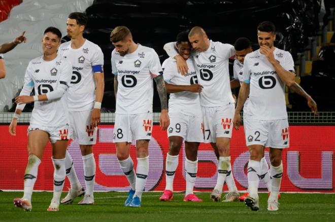 kinci yarda Lille, oyundaki hakimiyeti ele alrken; 60'da Johantan David, kaleciden dnen topu sert vurula alarla buluturdu ve skoru 3-0 yapt.