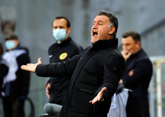 Burak Ylmaz'n ikinci golnn ardndan Lille Teknik Direktr Christophe Galtier'in yardmcsn pmesi dikkat ekti.