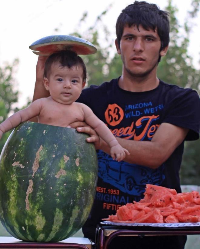 Belediyenin Instagram hesabna 'ocuk sacak kadar byk karpuz' nitelemesine ilikin baka kareler de yer ald.