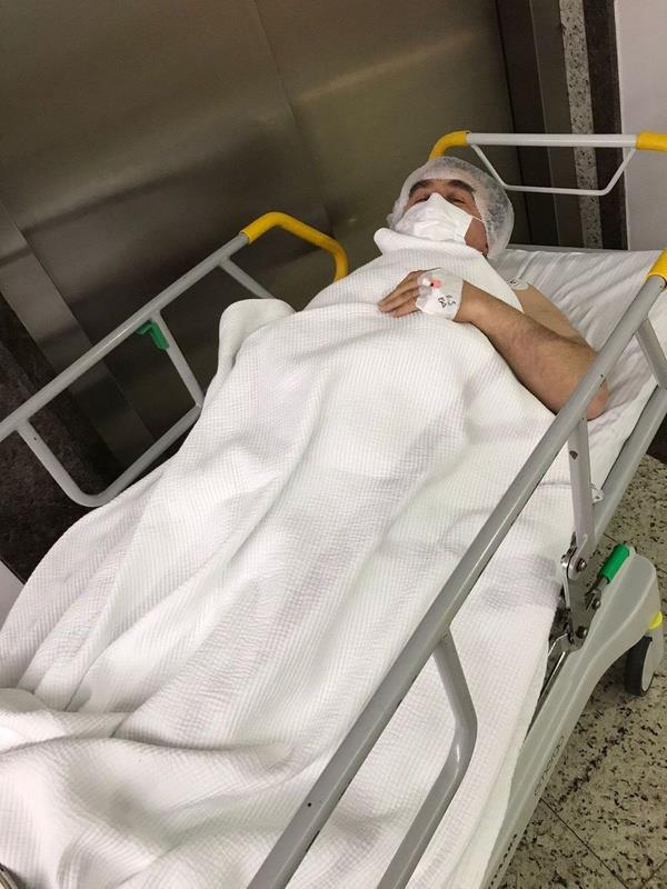 "Orucumuzu tuttuk. Yarn bayram. Bugn inallah ifte bayram yaarz. Ameliyatmz baaryla geer inallah. ok byk bir kalp ameliyat olacak.''