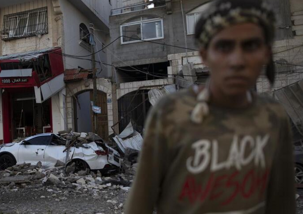 Medhun, unlar kaydetti: "srail'e bir kerede bu denli byk bir saldr ilk kez yapld, bu nemli bir gelime. srail'in vahi saldr politikas varsa Filistin direniinin de caydrma politikas var. srail'in Gazze'ye kara operasyonu balatmay dnmesi direni kuvvetleri iin frsat olur. O zaman hava saldrlar eriyecek ve bu da Filistinliler iin ilk zafer olacak. srail, 2012 ylnda bunu denemi ve geri ekilmiti."