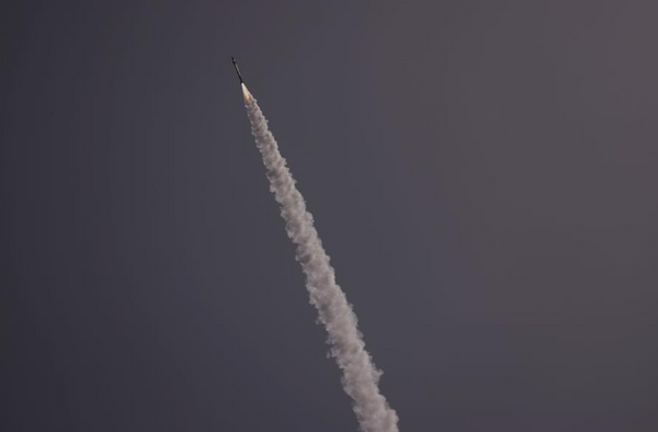 srail ordusu snr boyunca askeri ynan artrrken, yetkililer blgede yaayan vatandalara ar yaparak evlerinde ve snaklara yakn yerlerde kalmalar arsn yapt.