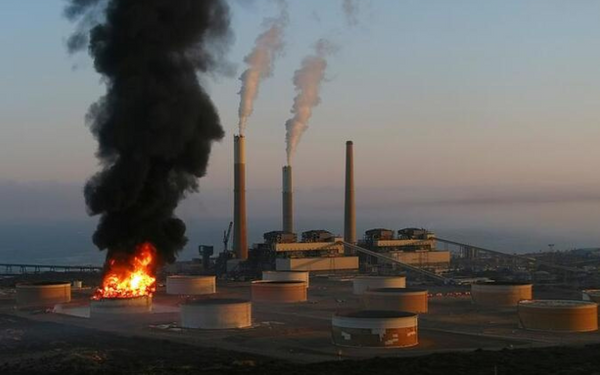 Al Jazeera kanalna telefonla balanarak gr bildiren Siyaset Bilimi Profesr Muhaymer Ebu Sade de Hamas tarafndan atlan roketlerin Demir Kubbe savunma sisteminin baarszln ortaya kardn ve srail'in daha fazla dayanamayacan syledi.