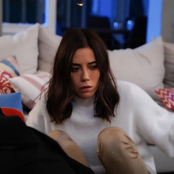 Daha sonra hemen yandaki veterinere giren oyuncu, kta ayakst gazetecilerle sohbet etti.