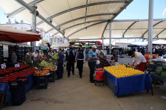 Pazar yerleri, yeni tip corona virs (Covid-19) tedbirleri kapsamnda uygulanan "tam kapanma" srecinde ikinci kez ald.
