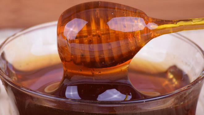 Bal, boaz yattrarak ksr yattrmaya yardmc olan baka bir ifa kayna. Ayrca, st solunum yolu enfeksiyonlaryla savamaya yardmc olan antioksidan ve antimikrobiyal zelliklere sahiptir.