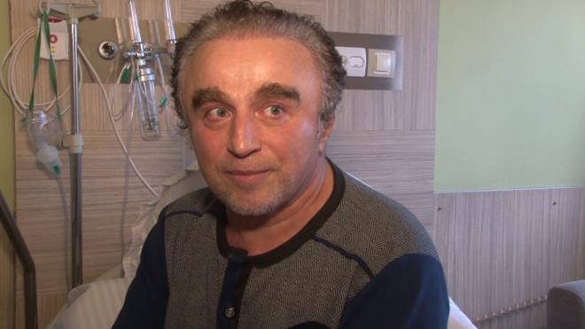 ocuklar Duymasn dizisindeki ?Fs Fs smail? karakteriyle tannan nl oyuncu Sleyman Yac, getiimiz hafta ak kalp ameliyat geirmiti.    Sleyman Yac, ameliyattan nce yapt aklamada sigara ve alkol kullanmamasna ramen kalbinin stresten dolay zarar grdn ve acil olarak ameliyata alndn sylemiti.    Yac, baarl geen ameliyatnn ardndan dn taburcu oldu.    "