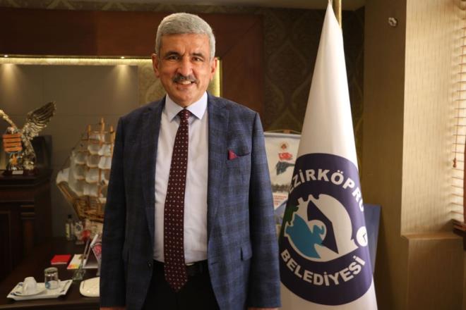 leye zg corafi iaret tescili alan yass semaverin antn beenmeyen sosyal medya kullanclar eletirilerde bulundu. Kullanclar, antn kaldrlmasn istedi. Yre halk ise eletirilere tepki gstererek antn ilenin sembol olduunu belirtip, yerinde kalmasn istedi.