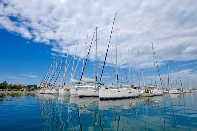 TRKYE'NN DENZE KIYISI OLMAYAN LK MAV BAYRAKLI PLAJI  ILICA EGE'NN ZRVESNDE  eme'deki Ilca Plaj da yllardr Ege'nin en iyi sahilleri listesinin zirvesinde yer alan bir plaj.