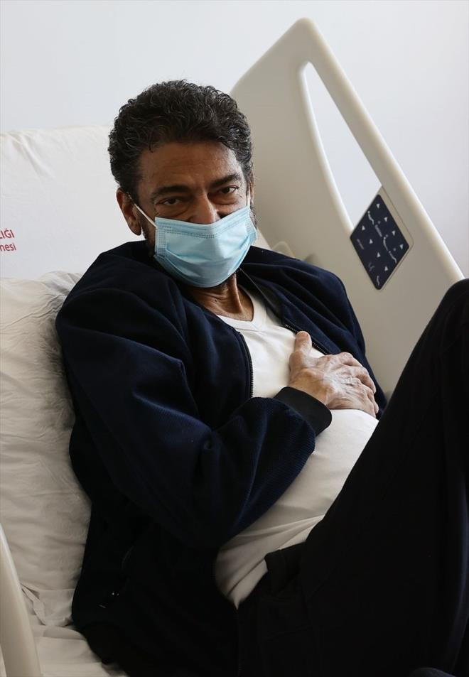 Ankara ehir Hastanesi Organ Nakli Mesul Mdr Prof. Dr. Erdal Birol Bostanc da Tayan'n hastaneye geldiinde karnnda ilik olduunu ve diyalize girdiini anlatt.