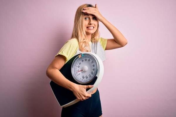 Yaz iyiden iyiye kendini gstermiken fazla kilolarnzdan kurtulmann yollarn aryor olabilirsiniz. zellikle pandemi dneminde sokaa kma yasaklaryla birlikte eve kapanmak kilo almna yol at. Ancak fazla kilolarnzn stesinden gelmenizi salayacak nerilerimiz haberimizde...