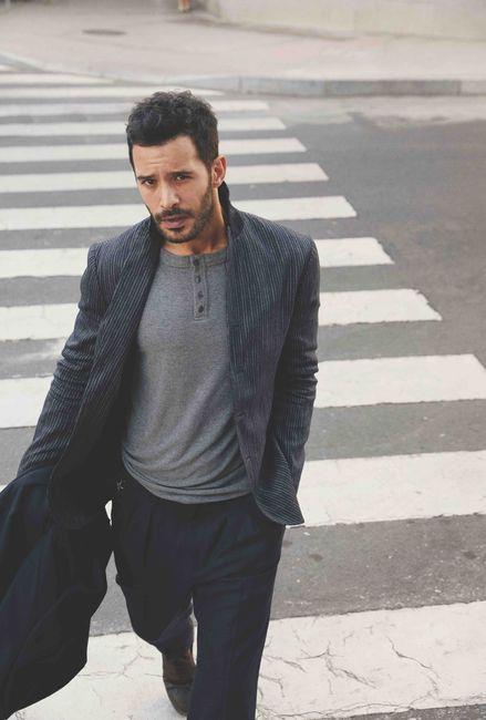 2015 ylnda Star Tv'de yaynlanmaya balayan Kiralk Ak dizisi ile btn dikkatleri zerine ekmitir ve kariyerinde nemli bir k yapmtr.