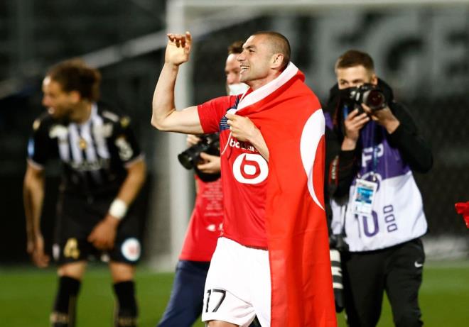 BURAK YILMAZ'DAN 16 GOL  Ligue 1'de bu sezon 16 gole imza atan Burak Ylmaz, 2007-08'den sonra Avrupa'nn 5 byk liginde 16 gol atan ilk Trk futbolcu oldu.