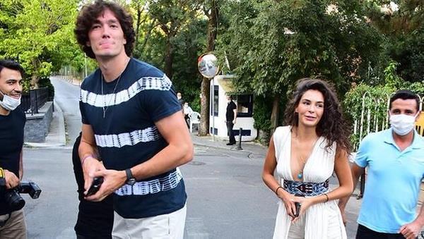 Binela Osman'n Ebru ahin'le ok iyi anlat ve oluna "Bir an nce evlenin. Birbirinizi ok seviyorsunuz. Bekleyecek ne var?" diye bask yapt da konuuluyor.