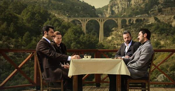 Dizinin oyuncular Nazan Kesal, Blent Polat, Hilal Altnbilek, Polen Emre, ahin Vural ve ynetmen Murat Saraolu'nun da grg tan olarak ifade vermeye hazr olduklarnn belirtildii dilekede olayn video kaydnn da olduu ifade edildi.