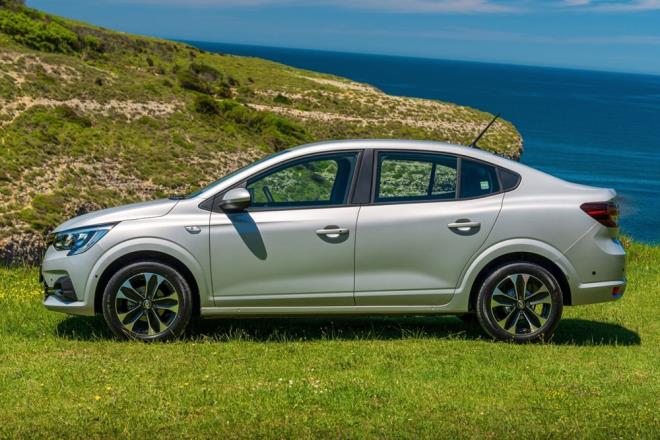 Renault Taliant, 4.396 mm uzunlua ve 2.649 mm aks aklna elik eden eimli n cam ve toplam 1.501 mm ykseklie sahip.