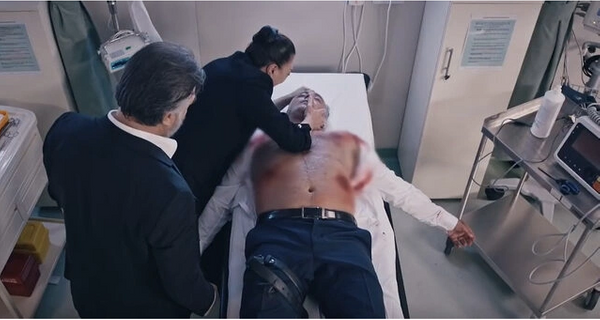 EDHO'da kznn lmyle yklan Hamet Faal ise saldrnn sorumlusu Rdvan'n mekann bast. Ancak Hamet Faal kan atmada kurunlarn hedefi olarak ar yaraland.