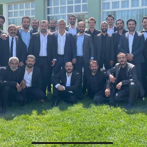 ''Byle gzel bir projede bana sizlerle buluma ans veren ATV'ye,  Yapmlara, ynetmenlerimize, senaristlerimize, oyuncu arkadalarma, gece gndz demeden emeklerini, glen yzlerini eksik etmeyen ekip arkadalarma ve bizi izleyen, takip eden, her platformda sevgisini gsteren tm izleyicilerimize sonsuz teekkr ederim. Salkla kaln...''