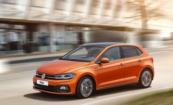 VOLKSWAGEN <br>  Polo 1.0 80 PS Manuel Trendline'nn liste fiyat 207 bin 300 lira olarak akland. Yeni Volkswagen Golf 1.0 lt TSI 110 PS Impression'un fiyat ise 231 bin 300 lira oldu.