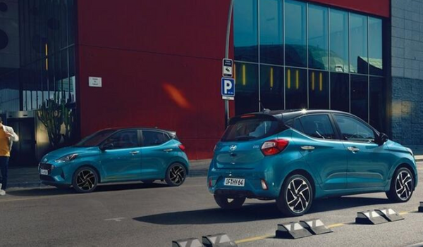 HYUNDA <br>  Hyundai i10 1.0 MPI 5 leri Dz Jump (Benzinli) aracn liste fiyat 158 bin 950 lira olarak aklanrken kampanyal fiyat 154 bin 950 TL oldu.  Yeni i20 - 1.4 MPI 6 leri Dz MT Jump (Benzinli) aracn liste fiyat ise 168 bin 550 TL olurken  aracn kampanyal fiyat 146 bin 834 TL oldu.