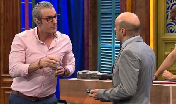 Tekrar blmyle dn akam seyirciyle buluan bir dier program Gldr Gldr reytinglerde dibe akld.