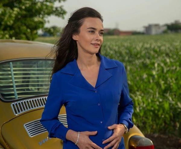 Uzun sredir evden uzak olan Saniye de geri dner! Artk, Gaffur?un kahyalk gnleri sona erecektir.