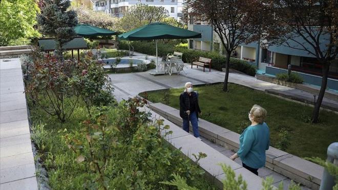 18- HUZUREV ZYARETLERNE HAFTADA BR ARTI    Huzurevi, rehabilitasyon merkezi, ocuk evi gibi merkezlerde kalanlara ynelik ziyaretlere, kalan her kii iin haftada en fazla bir ziyaret olacak ekilde izin verilecek.