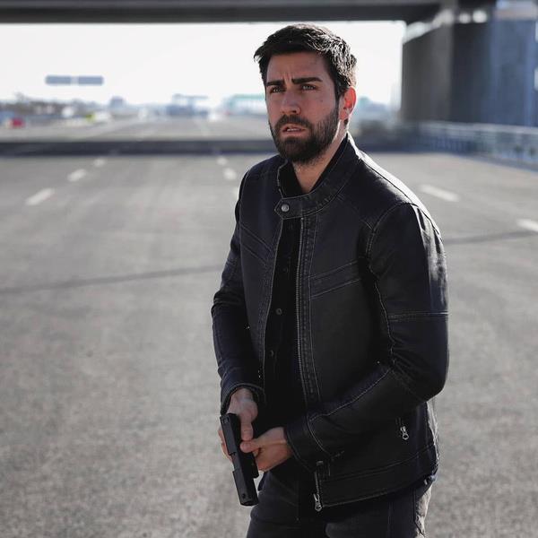 Birbirinden nl isimlerin bir arada olduu, TRT1 ekranlarnn en ok izlenen yapmlar arasndaki Tekilat dizisine ait bir iddia git gide yaylyor. Pazar akamlarnn her kategoride en ok izlenen dizisi olmay baaran Tekilat'ta kriz kt iddia edildi.