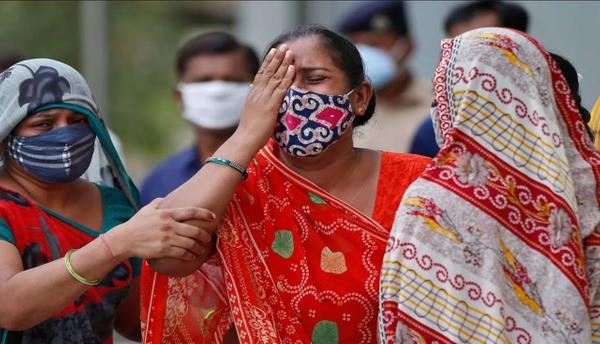 Tbbi ismiyle ?Mukormikoz' olarak adlandrlan Kara Mantar hastal  Kovid-19'un kasp kavurduu Hindistan'da ortaya kmasyla yeniden gndeme geldi. Tek tedavi ynteminin gzn ameliyatla karlmas olan Kara Mantar hastalnda lm oran yzde 50 olarak kaytlara geti. Kara Mantar salgnnda korkulan oldu. Kara Mantar Trkiye'nin snrna dayand!