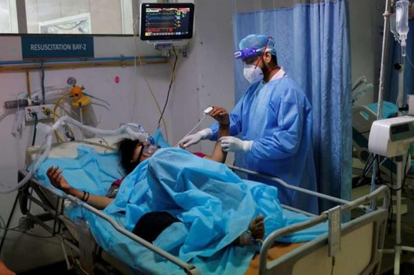 Korkulan oldu Kara Mantar Trkiye snrnda  <br>  Hindistan'da 12 binden fazla kiide grlen ve 200'den fazla kiinin lmne neden olan Kara Mantar hastal Hindistan'n ardndan Irak ve Msr'da da grlmeye baland. Trkiye'nin komularnda grlmeye balayan hastalk, Irak'ta ilk can kaybna neden oldu.