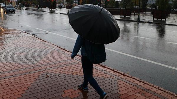 Orta ve Dou Karadeniz: Paral ve ok bulutlu, blge genelinin aralkl saanak ve gk grltl saanak yal geecei tahmin ediliyor. Yalarn, le saatlerinde Orta Karadeniz'in i kesimleri ile Dou Karadeniz kylarnda yerel olarak kuvvetli olmas bekleniyor.