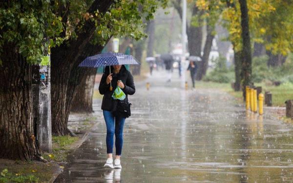 Prof. Dr. Orhan en sosyal medya hesabndan paylat mesajda "lene kadar stanbul'un boaz ve Anadolu Yakas dahil Marmara'nn dousunda kuvvetli yamur var. leden sonra iddeti azalr. leden sonra orta ve bat Karadeniz'in i kesimlerinde ya iddetli olacak. Bat ve kuzey blgeler bu hafta meye devam edecek." diye konutu.