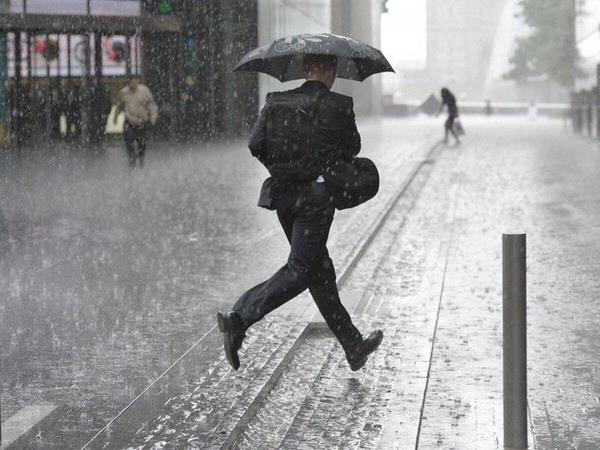 Akdeniz: Paral ve ok bulutlu, sabah ve le saatlerinde Adana, Osmaniye ve Kahramanmara evreleri ile Hatay'n ky, Mersin'in dou kesimlerinin yerel olmak zere saanak ve gk grltl saanak yal geecei tahmin ediliyor. Yalarn; le saatlerinde Adana ve Mersin?in kuzey ileleri ile Kahramanmara?n batsnda yer yer kuvvetli olmas bekleniyor.