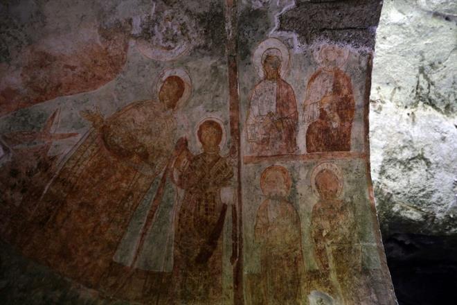 Altunok, obruklar ziyarete gelenlerin yakn mesafedeki birok nemli eseri de grme imkan bulabildiini, blgede Astm Maaras, Adam Kayalar ve Helenistik dnemden kalan Uzuncabur Antik Kenti'nin bulunduunu ifade etti.