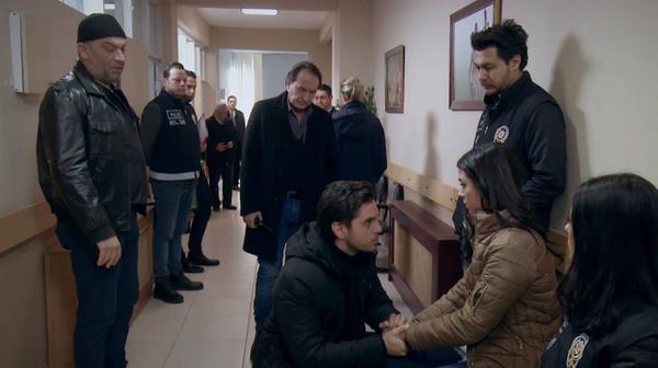 Ekranlarn sevilen dizisi Arka Sokaklar 18 Haziran'da 594. blmyle sezon finali yapacak.