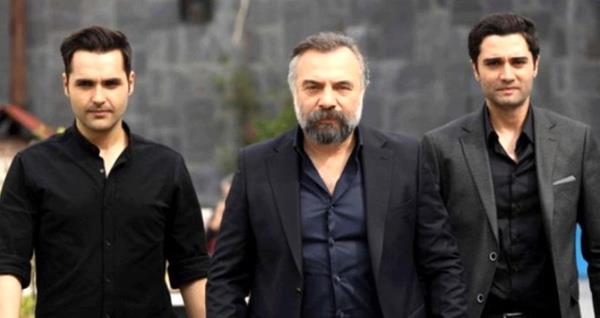 ATV ekranlarnn fenomen dizisi haline gelen Ekya Dnya'ya Hkmdar Olmaz'n sezon finalinde bir ayrlk yaanaca renildi. Sezon finali ncesi, diziye veda edecek isim ortaya kt.