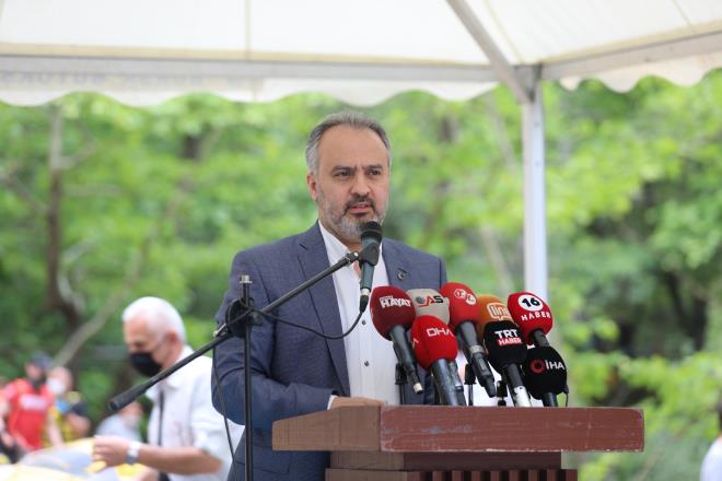 Fransa'da tantlacak  <br>  Trkiye Rafting Federasyonu Bakan Fikret Yardmc ise Orhaneli'de rafting sporunu ve turizmini en iyi ekilde canlandracaklarn syledi. Orhaneli?de bir Trkiye Rafting ampiyonas dzenlemeyi planladklarn dile getiren Yardmc, ?Uluslararas bir organizasyon iin nmzdeki ay Fransa'da olacaz. Fransa'da buray dile getirmeye balayacaz? dedi.  Orhaneli Kaymakam Emir Osman Bulgurlu da blge ekonomisine de byk katk salayacak rafting parkurunun ileye kazandrlmasna katk veren herkese teekkr etti.