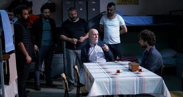 8 - Kat Ev (Star TV)